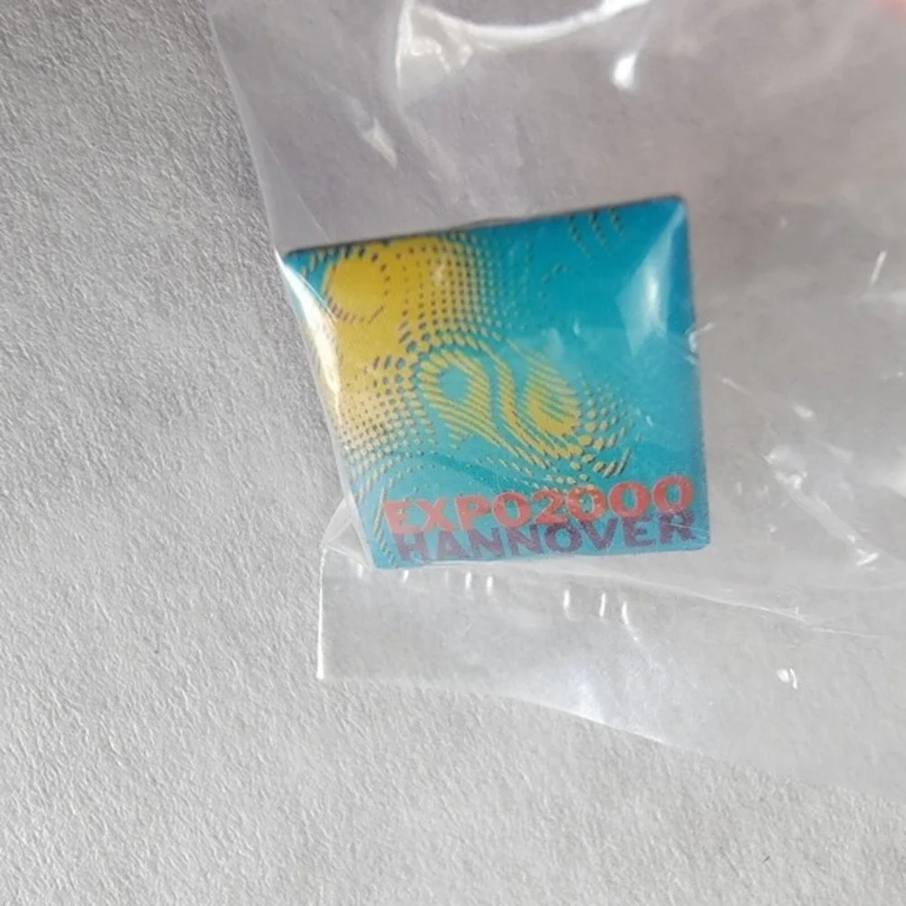 Expo 2000‎ Hannover World Fair Souvenir Lapel Pin Vintage Germany Memorabilia
